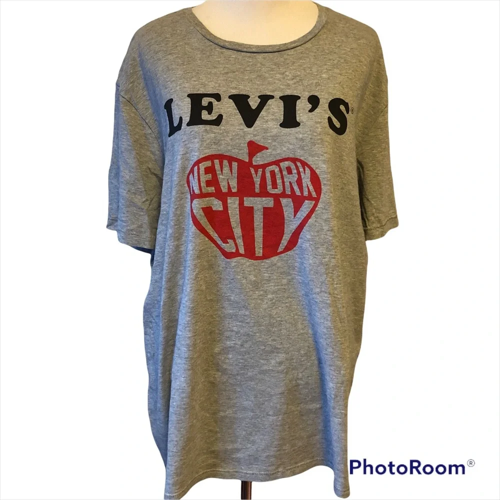 Levi’s New York City Big Apple Graphic Tee Size XL